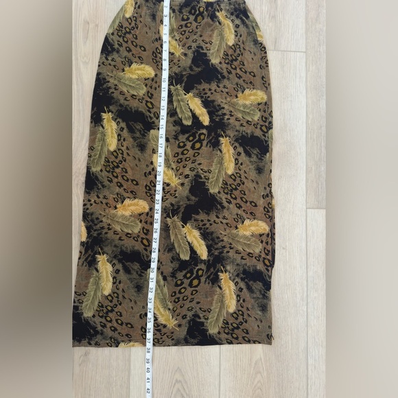 Vintage Carol Rose Brown and Black Pencil Skirt with Feather Design 🪶 - Picture 2 of 7